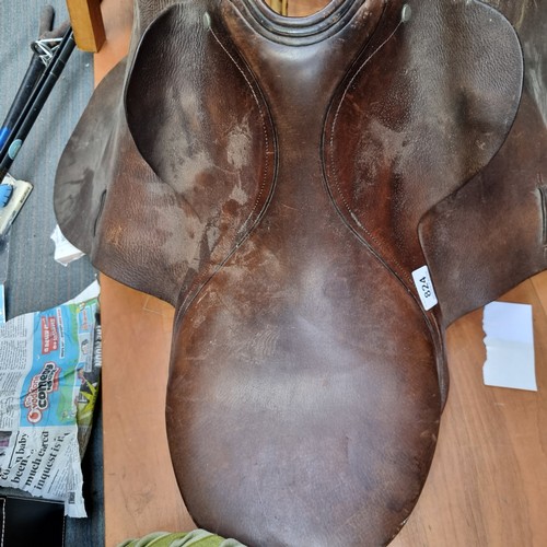 824 - An excellent large genuine leather horse's saddle.