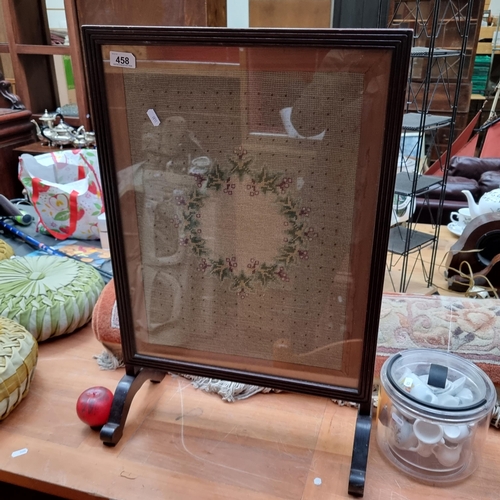 458 - A lovely vintage fire screen made by C. O'Connell Fine Furniture, with a lovely woven wreath design ... 