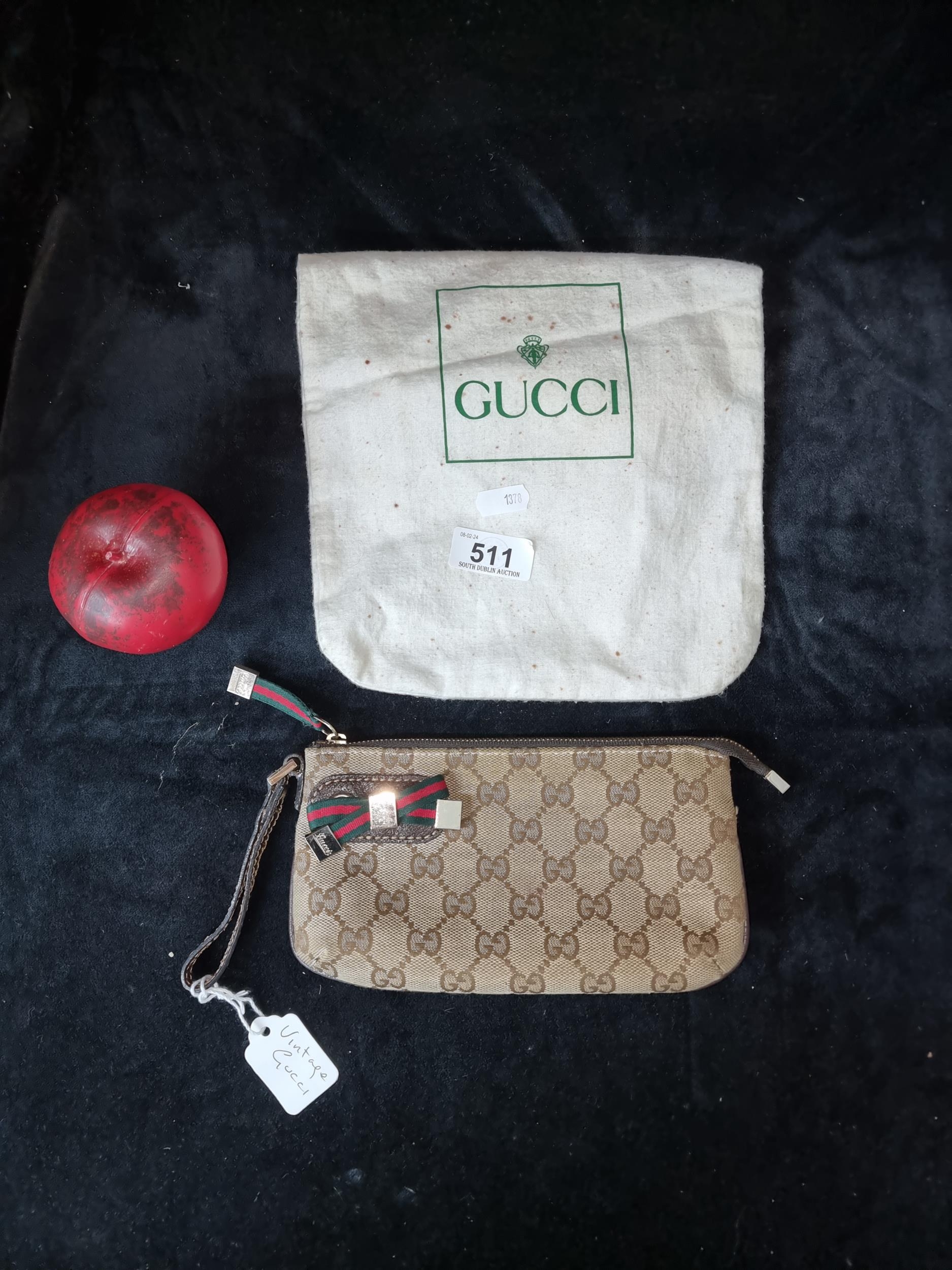 Star Lot : A vintage linen designer Gucci Ophidia clutch purse bag ...