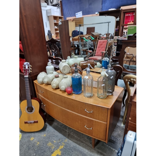 746 - An exquisite mid century modern vanity table / dresser with mirror to top, two small desk top drawer... 