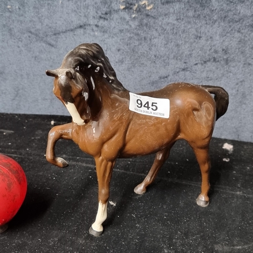 945 - An impressive Beswick figure of a male stallion horse. In VGC