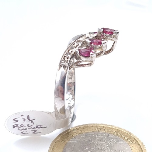 35 - A super pretty sterling silver Chevron five stone ruby ring with gem set mount, ring size O, weight ... 