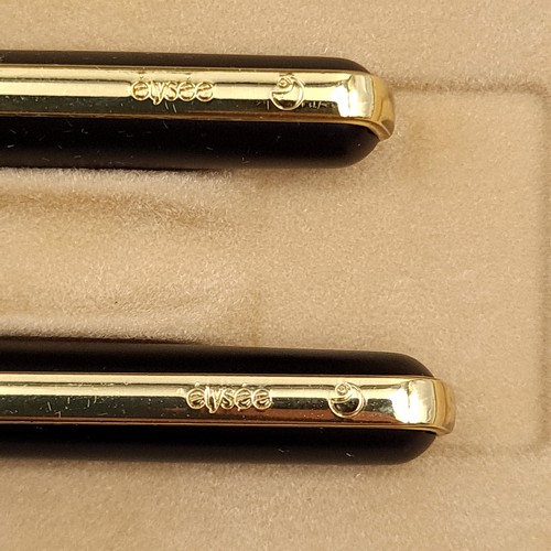 589 - A pair of Elysee ballpoint pens in original presentation case.