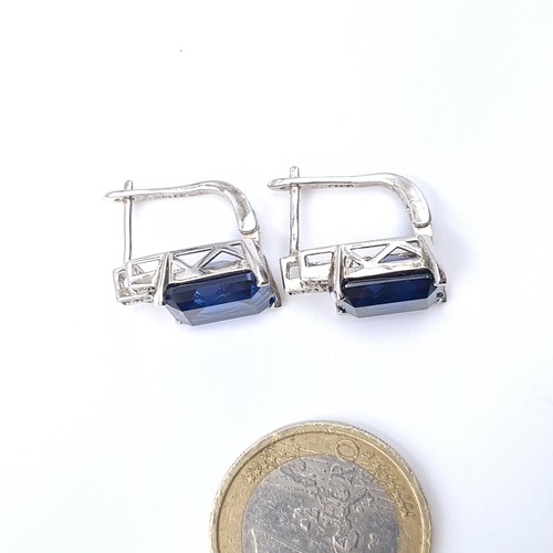 620 - A pair of sterling silver gem stone earrings suitable for pierced ears, weight 5.92 grams.