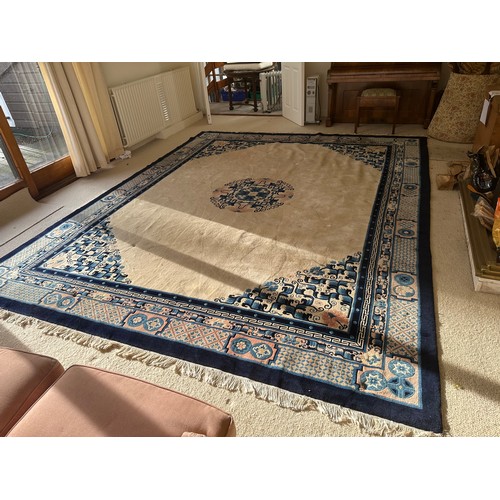 864 - Star Lot : A Fabulous Blue and Cream pure wool Chinese carpet from a fabulous house in Dalkey. Its l... 