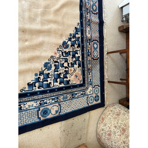 864 - Star Lot : A Fabulous Blue and Cream pure wool Chinese carpet from a fabulous house in Dalkey. Its l... 