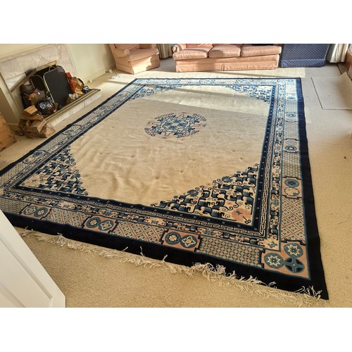 864 - Star Lot : A Fabulous Blue and Cream pure wool Chinese carpet from a fabulous house in Dalkey. Its l... 