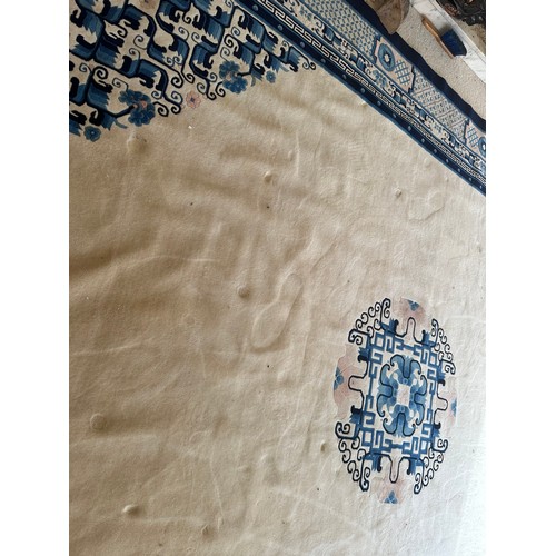 864 - Star Lot : A Fabulous Blue and Cream pure wool Chinese carpet from a fabulous house in Dalkey. Its l... 