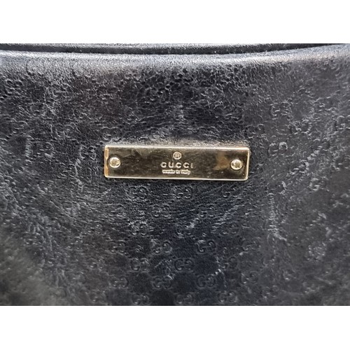 526 - A gorgeous genuine Microssima leather ladies black Gucci Satchel Bowler Handbag. Featuring two zip p... 