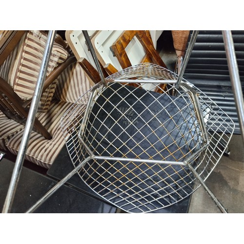 821 - A highly unusual Designer vintage diamond chair in the style of Harry Bertoia for Knoll. Pair of the... 