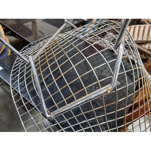 821 - A highly unusual Designer vintage diamond chair in the style of Harry Bertoia for Knoll. Pair of the... 