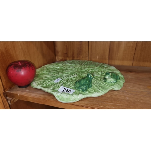 758 - A beautiful Valli Ceramiche Italy serving platter in the form of cabbage leaves with two frogs in hi... 