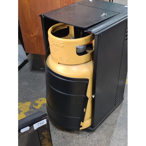 452 - Star Lot : A high quality portable gas heater with log effect detail. Includes a  11kg bottle of Flo... 