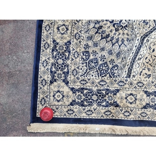 414 - Star Lot : A high quality Keshan Persian rug in lovely condition. 
Similar selling for €1570.00 on r... 