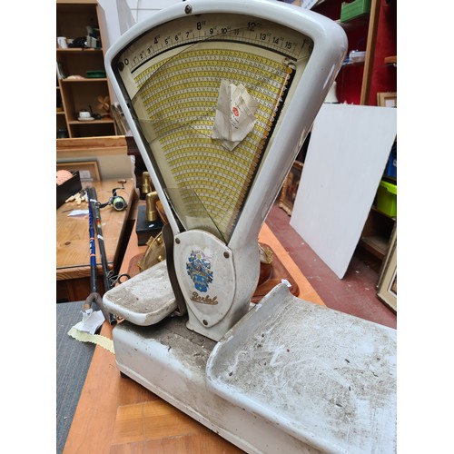 464 - A  terrific vintage Berkel Auto Scales. For weighing up to 1lb read chart. Formally provided by H. E... 