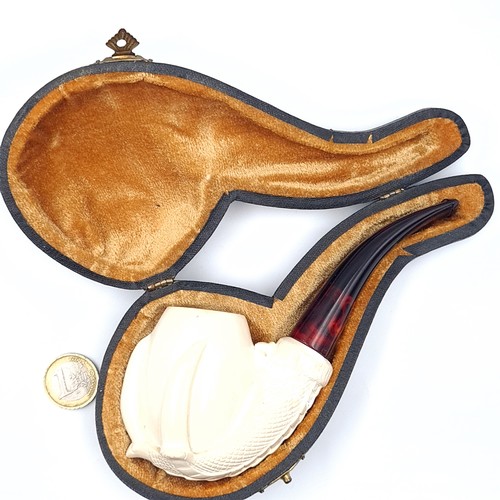 33 - A very handsome antique meerschaum pipe. With the bowl held by a talon claw. The pipe is in super co... 