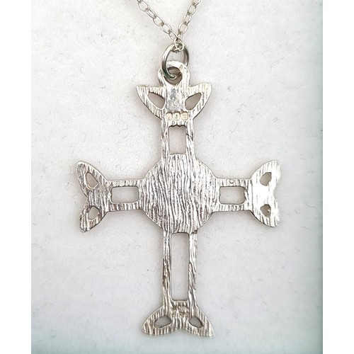 572 - A Celtic cross sterling silver pendant & chain. Lengths of chain is 48 cms. Boxed.