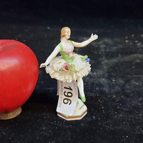 196 - An elegant and pretty small Irish Dresden porcelain ballerina figurine. In good order.