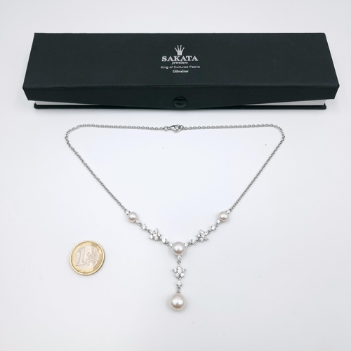 1041 - A fabulous very pretty Sakata 925 Fresh Water Pearl and gem set necklace. Length of chain is 42.5cm