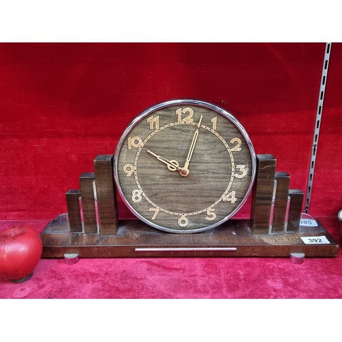 392 - A gorgeous 1930's American Art Deco Hammond Mantle Clock with chrome detailing. Classic Art Deco des... 