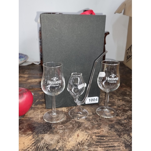 1004 - Two wonderful Hennessy-branded cognac glasses along with a tasting pipe glass in a presentation box.