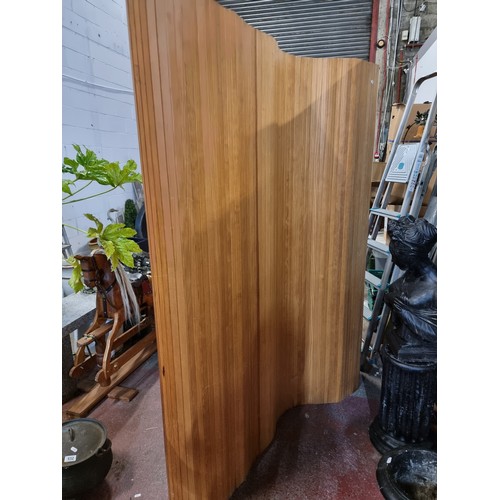 995 - Vintage wooden wave room screen, rich amber hue. Very attractive way to divide a room.