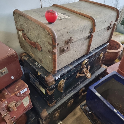 922 - Three very good vintage trunks, steeped in the mystery of bygone journeys and adventures.