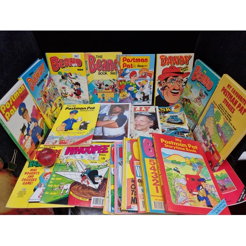 967 - A brilliant and vibrant collection of classic and iconic British comics and children's annuals / mag... 