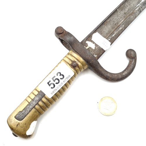 553 - An antique French Chassepot Bayonet set with brass handle. Length of item is 68 cms. Blade - 57 cms.... 