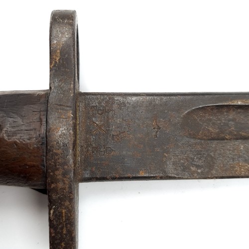 558 - An antique bayonet. Length - 53 cms. Blade - 41 cms. Weight - 470 grams.