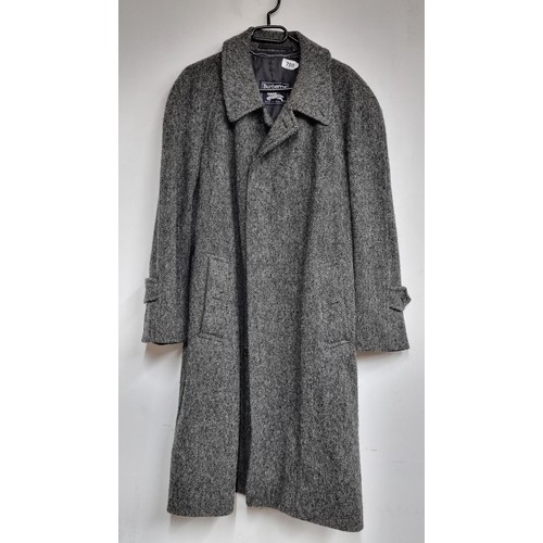 1006 - Star Lot : An exquisite vintage ladies designer Burberry's 100% woolen coat in a grey tweed pattern.... 