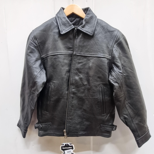 406 - An incredible  brand new Italian made Sheep Land zip up genuine leather jacket. Size small. Brand ne... 