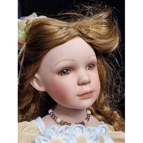 A beautiful limited edition 675/1000. Lee Middleton original doll
