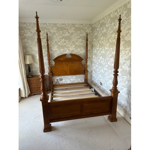 Super Star Lot : A wonderful 5 piece Bedroom set With a four poster Bed king Size Bed, Two matching lockers. A long cabinet with 7 drawers and An entertainment unit with 2 drawers Fabulous set from the Amazing house in Clear Water Lakes. ( 5 piece bedroom set. )