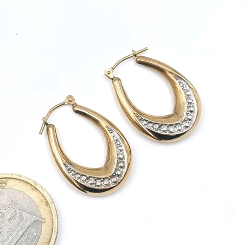 8 - A pair of lovely 9k gold hoop earrings suitable for pierced ears. Weight 1.71g
