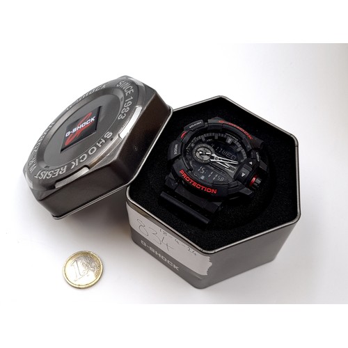 834 - A superb CASIO G-Shock 200m analog digital black & red sport watch. GA-400HR stainless steel back. C... 