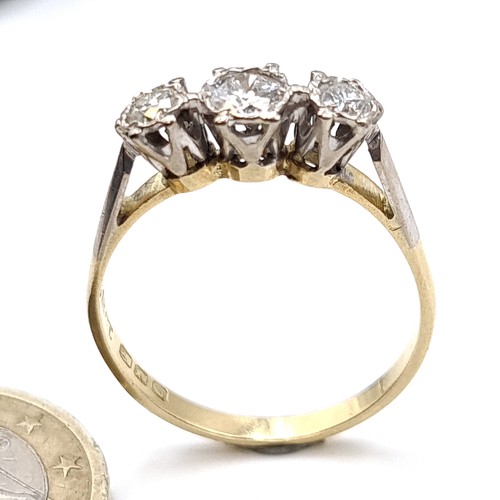 1138 - Super Star Lot : A marvelous 18k diamond ring. Ring size P. Weight 2.82g. Side Diamonds 0.35cts and ... 