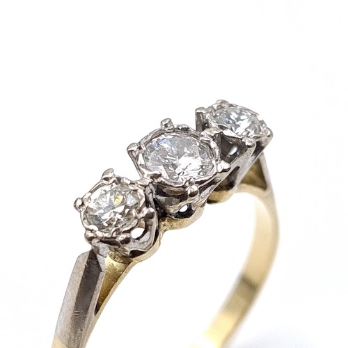 1138 - Super Star Lot : A marvelous 18k diamond ring. Ring size P. Weight 2.82g. Side Diamonds 0.35cts and ... 