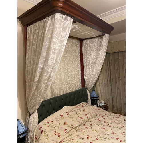 151 - Super Star Lot : Fabulous Antique 2 poster, half tester bed, 6'6 long and 5'6 feet wide  and 9 feet ... 