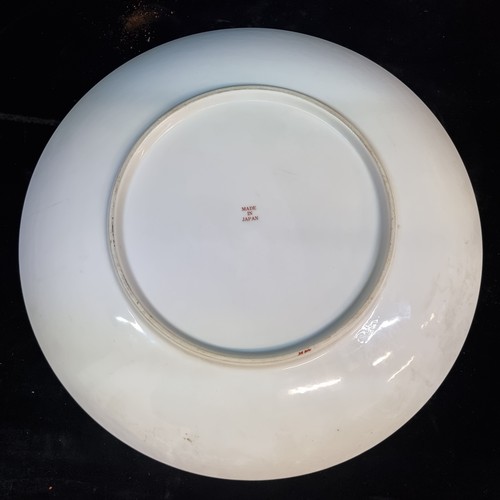 165 - A beautiful ornate hand painted Japanese charger featuring gilt gold detailing.