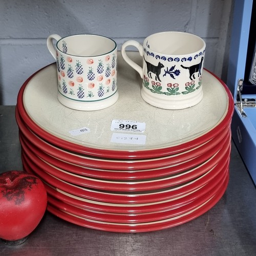 996 - A mixed lot of crockery including eight large Denby serving plates, along with two Bridgewater drink... 