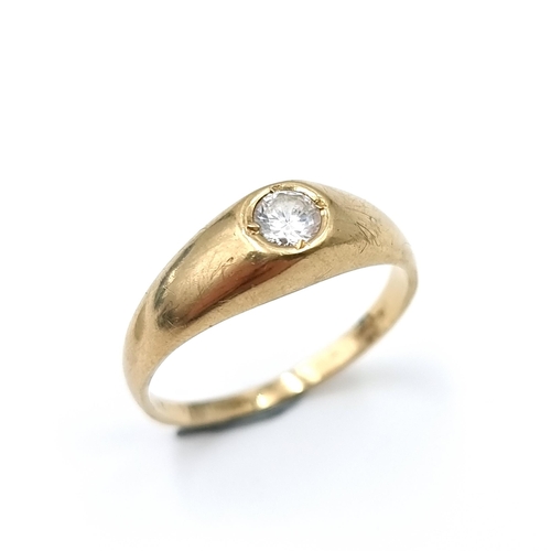 16 - A nine carat gold (375) Zirconia stone ring. Size - V. Weight - 2.75 grams. Boxed.