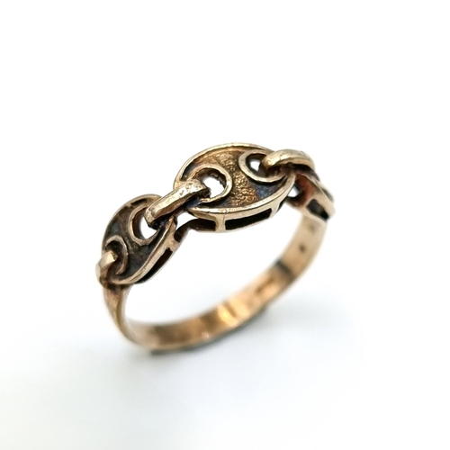 3 - A substantial vintage nine carat gold (375) knot design ring. Size - O. Weight - 2.53 grams. Boxed.