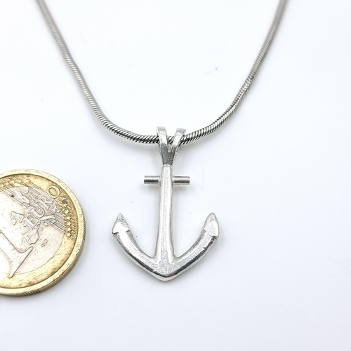 52 - A silver anchor chain necklace. Length of chain - 45 cms. Weight - 11.3 grams