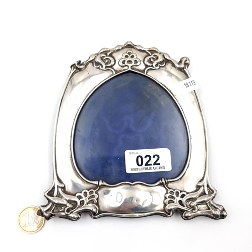 22 - Star Lot A Fabulous Art Nouveau antique sterling silver photo frame in inverted heart shape with att... 