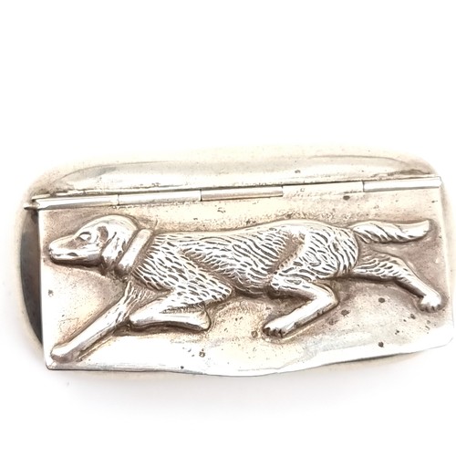 27 - A Fabulous Sterling Silver vinaigrette with hinge lidded dog motif. Hallmarked 925. Length - 7 cms. ... 