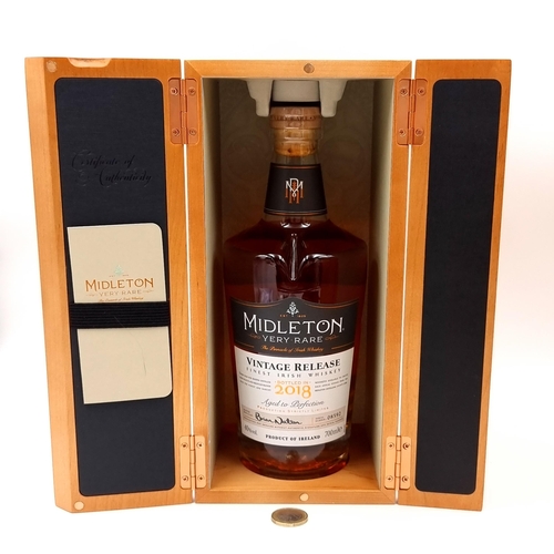 960 - Super Star Lot : A box of Midleton Very Rare Vintage release fine Irish whiskey. Dated 2018. Comes i... 