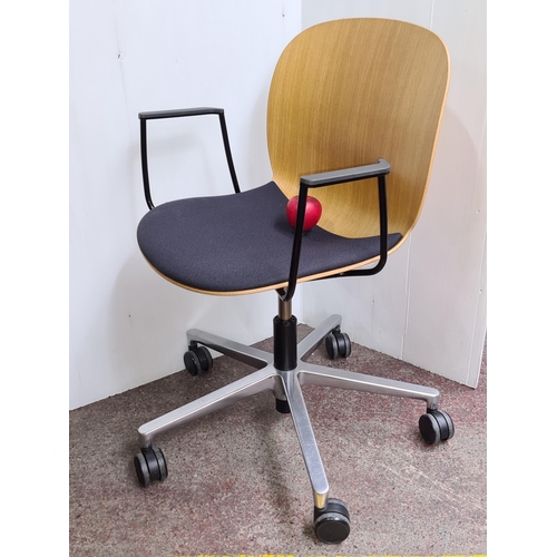 972 - Star Lot: The Swedish designed RBM Noor 6075 Meeting Chair is the ideal chair for people who work in... 