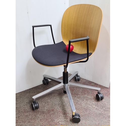 975 - Star Lot: The Swedish designed RBM Noor 6075 Meeting Chair is the ideal chair for people who work in... 