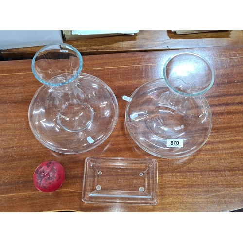 870 - Pair of clear glass decanters with a broad base and narrow neck, ideal for aerating and serving wine... 